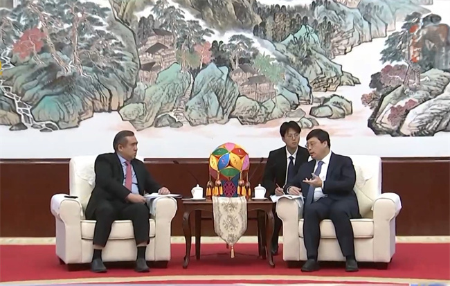 转载‖韦韬会见马来西亚交通部部长陆兆福
